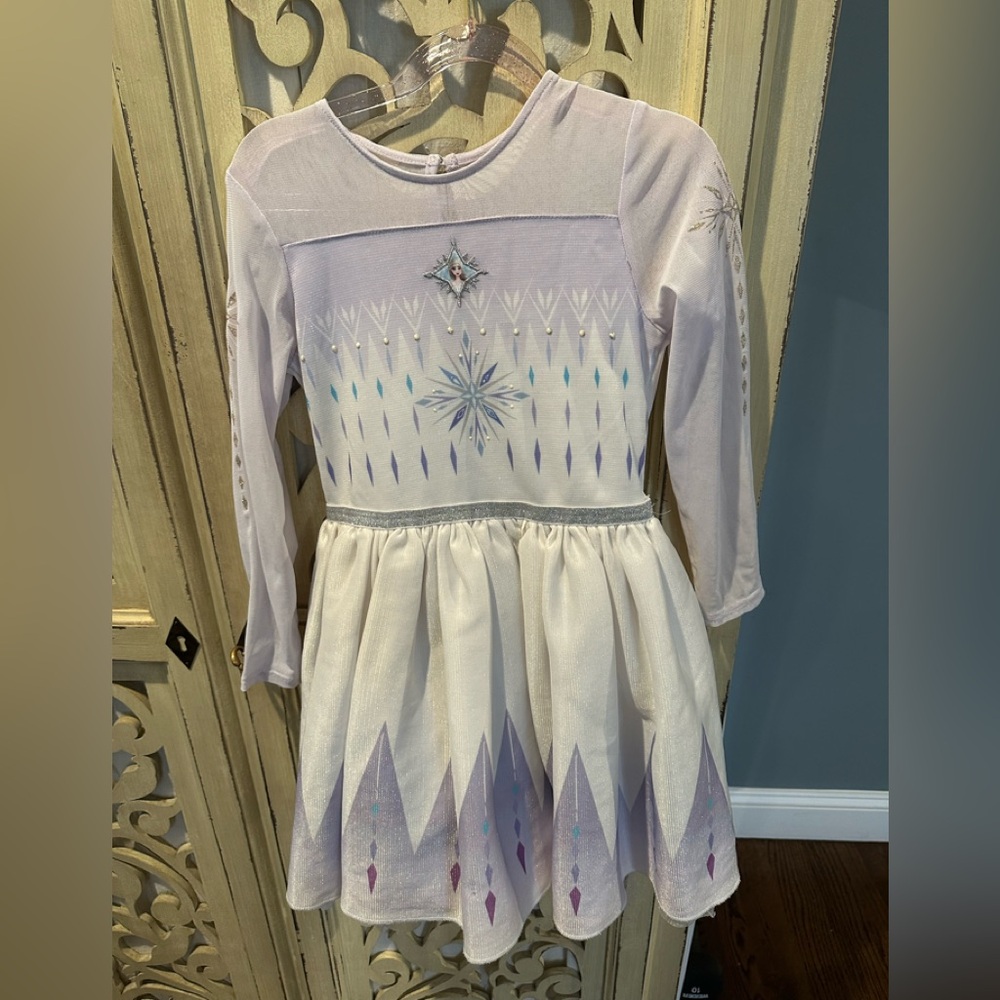 Elsa Disney Frozen II Costume M Size 7/8
